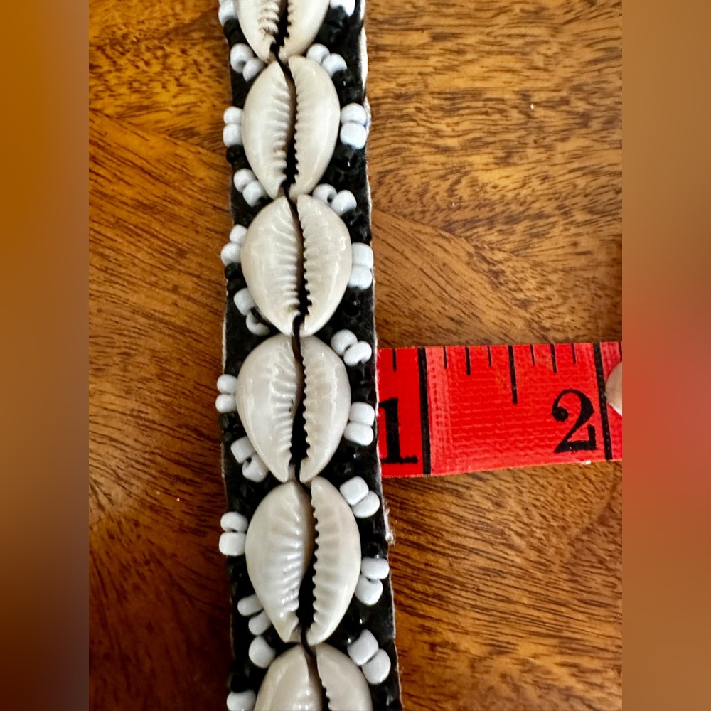 Conch Shell Bracelet - Picture 3 of 4